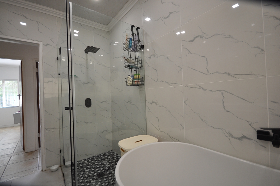 4 Bedroom Property for Sale in Brandwacht Western Cape